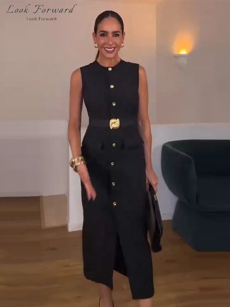 Robe noire slim élégante et chic